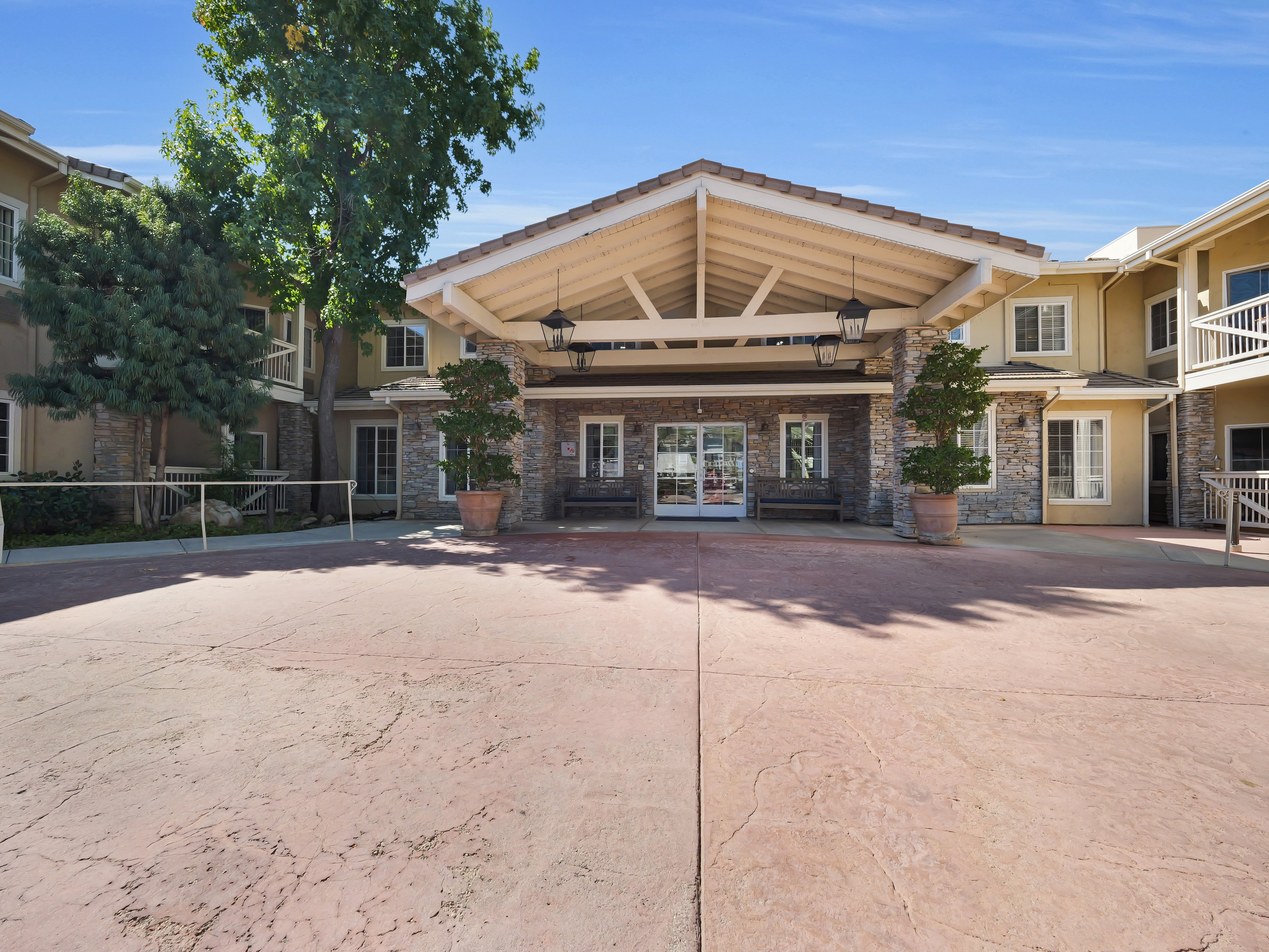 01-Meadowbrook Agoura Exterior-14
