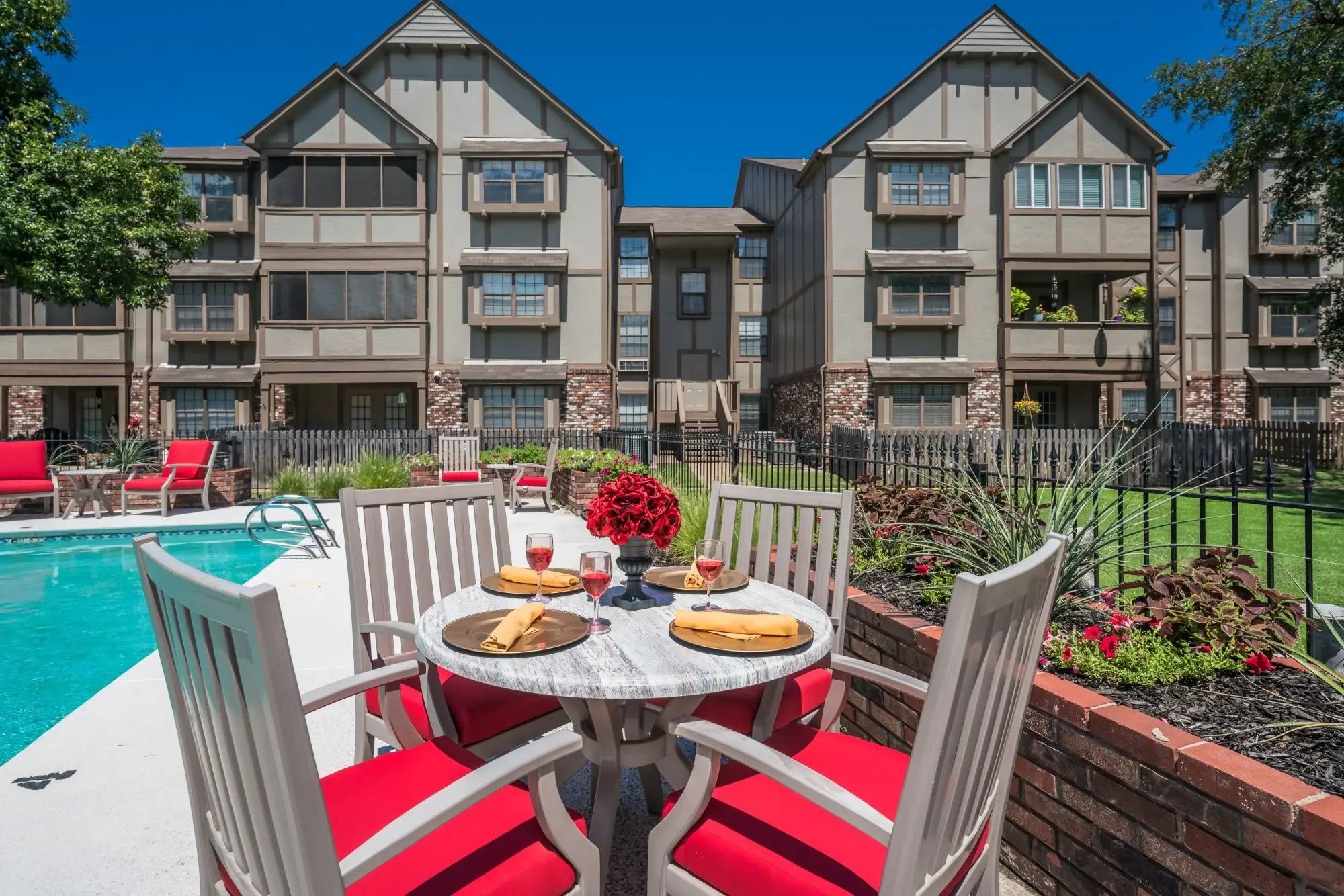 Country Club at Woodland Hills Featured Image