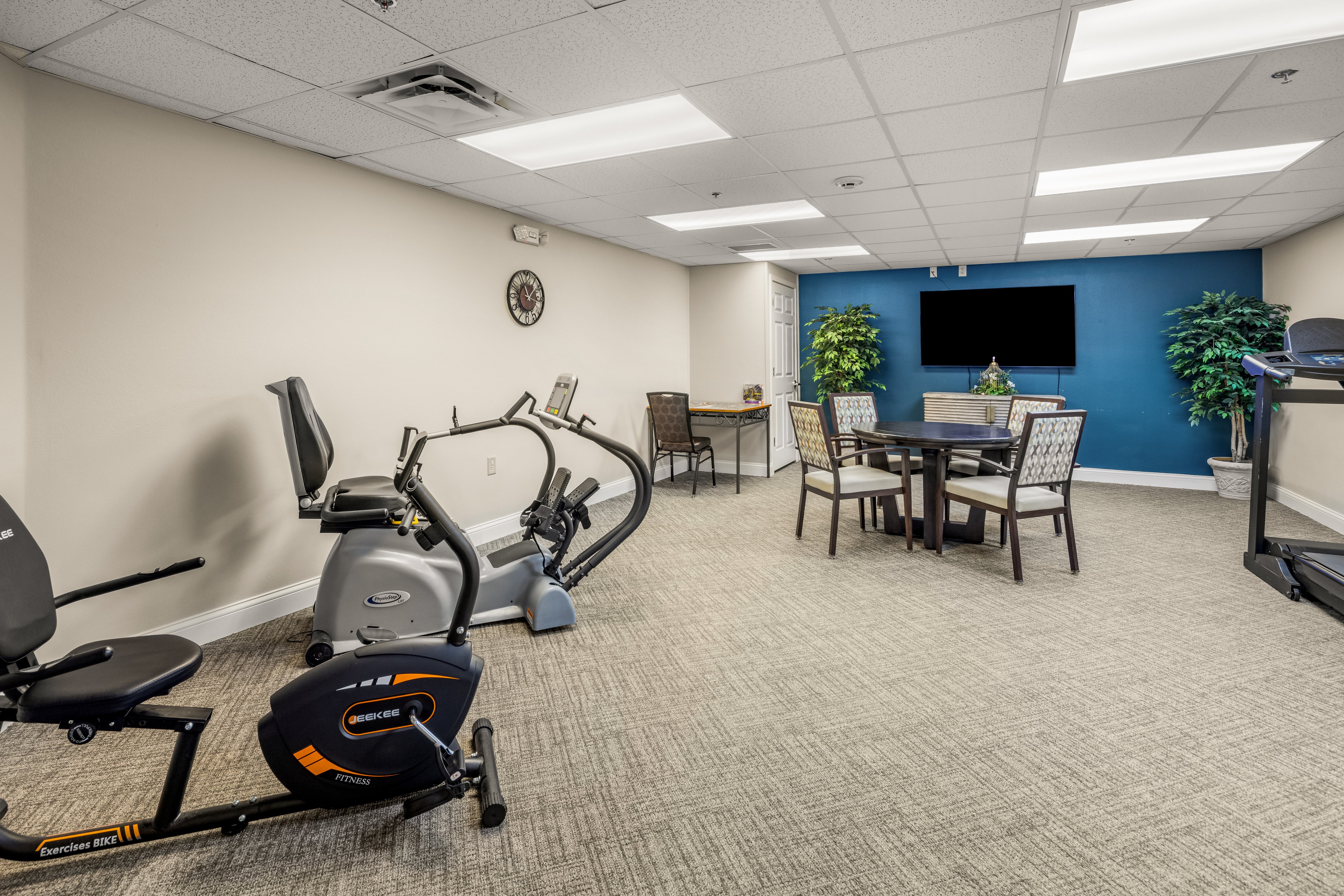 College-View-Manor-018