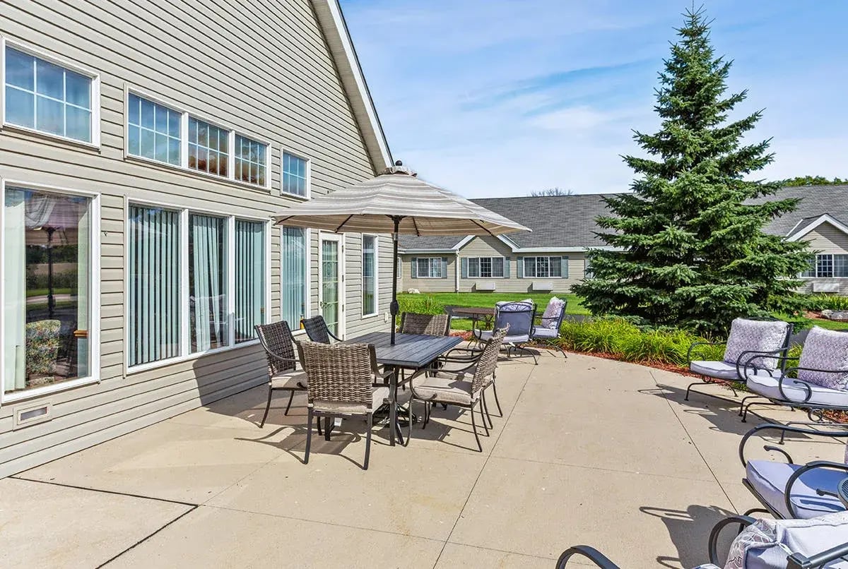 LakeHouse New Holstein Featured Image