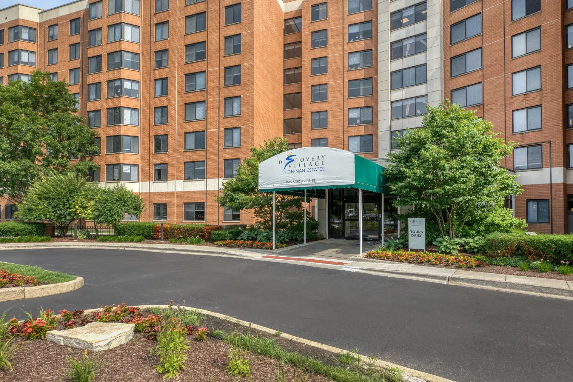 Discovery_Village_Hoffman_Estates_001